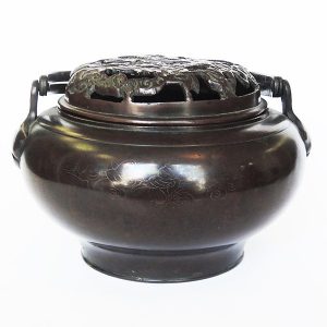 handwarmer bronze Chinese Qing Period front | Bovens Amsterdam