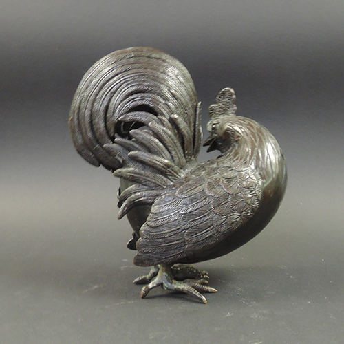 Qing bronze Rooster censer | back | Bovens Amsterdam
