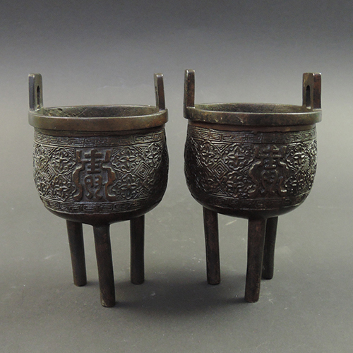 Ming bronze ding censers, pair | Bovens Amsterdam